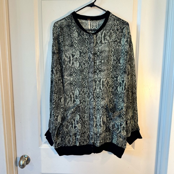 Free People Lori Python Sheer Oversized Button Up Bomber /Jacket/ Cardigan,S/M/L - Picture 8 of 8